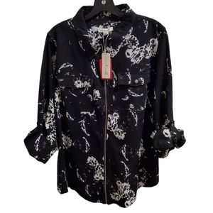Simply Noelle Shacket Black White Floral Tab Sleeves Zipper Front Chest Pockets